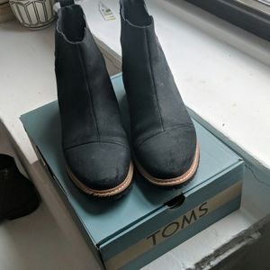 Toms Cleo water resistant leather boots